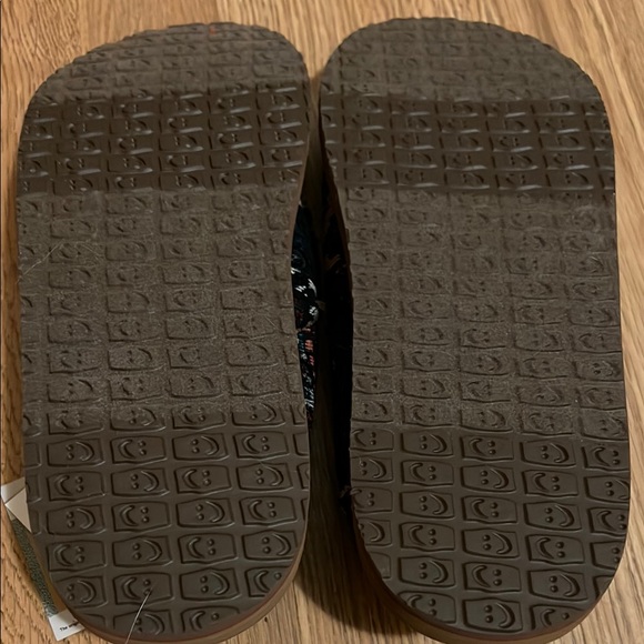 Sanuk Multicolor Slip-On Shoes - Picture 5 of 5